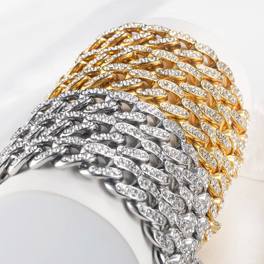 Man's Credit VISA Card Pendant With Zircon Miami Cuban Chain